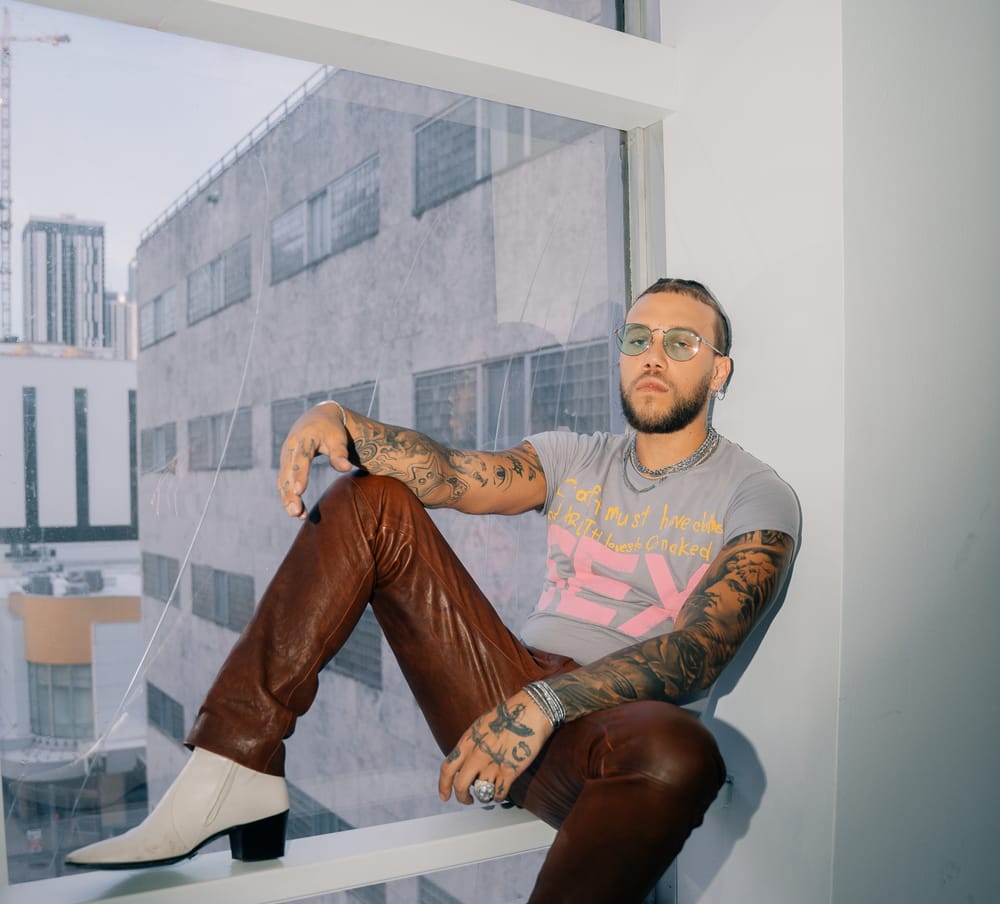 Jhayco sube la temperatura con su hito “3D” imagen de la publicación