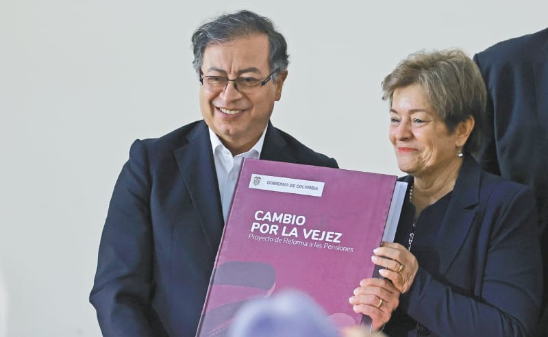 Avalancha de demandas contra la reforma pensional de Petro imagen de la publicación