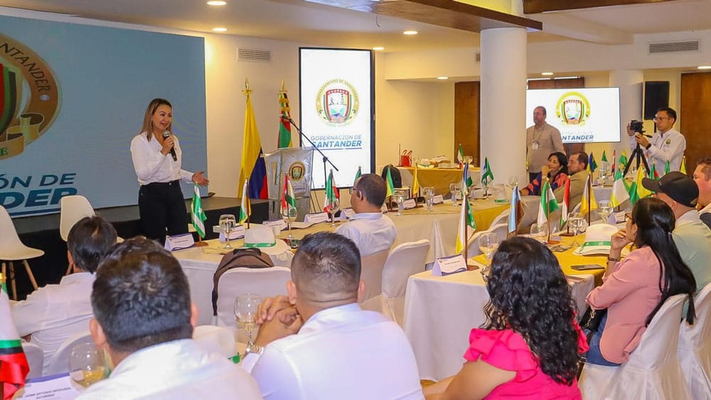 Compromiso con infraestructura y servicios públicos: Conclusiones del II Encuentro de Alcaldes en Santander imagen de la publicación