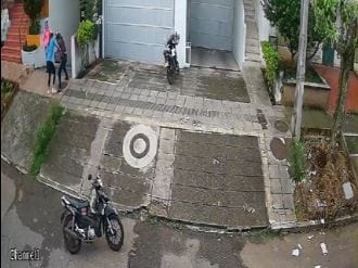 La Universidad sigue bajo el acecho de los 'motoladrones' imagen de la publicación