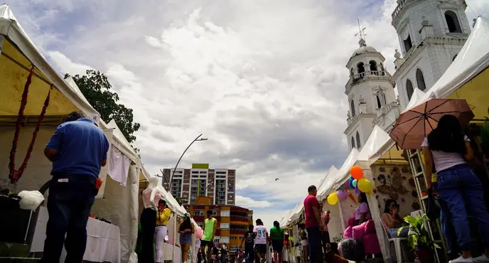 Dedicación e innovación en ExpoMujer Florida 2024 imagen de la publicación