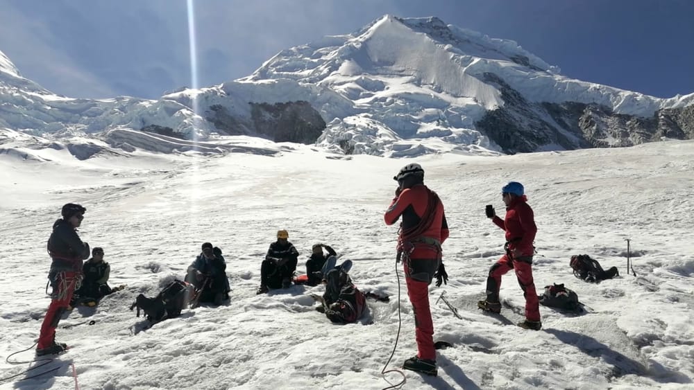 Hallan cuerpo momificado de un alpinista desaparecido hace 22 años en el Huascarán imagen de la publicación