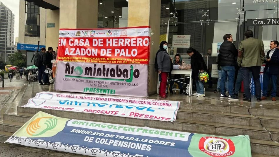 Huelga en el Ministerio del Trabajo: denuncian irrupción violenta de altos funcionarios imagen de la publicación