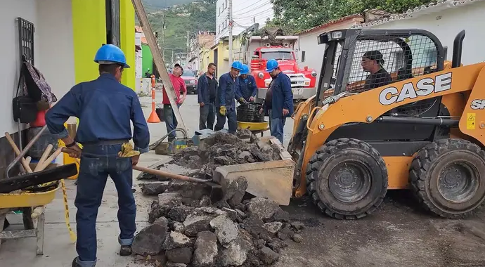 Piedecuesta inicia obras de reparcheo en vías urbanas imagen de la publicación