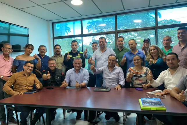 Alcaldes y transportadores trazan acuerdo para reparar corredor vital de Santander imagen de la publicación