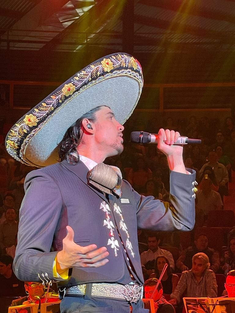 Heredero de la dinastía llegará a Colombia para recibir el gran homenaje a su abuelo don Vicente Fernández imagen de la publicación