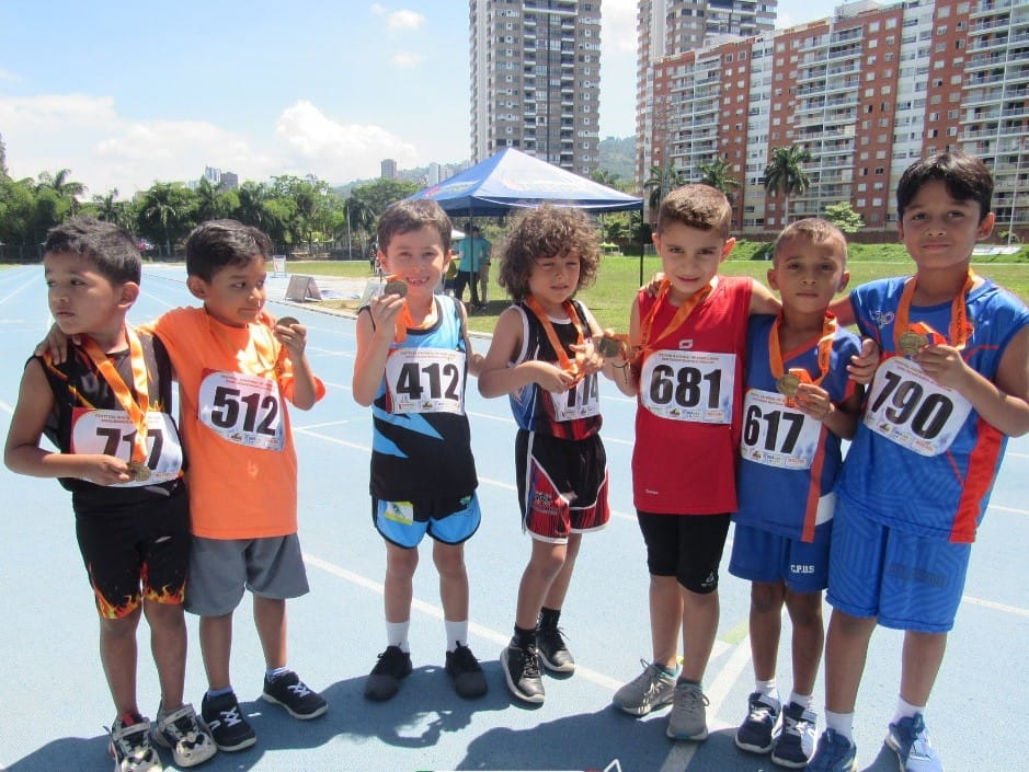 Semillero del deporte base en el estadio La Flora imagen de la publicación