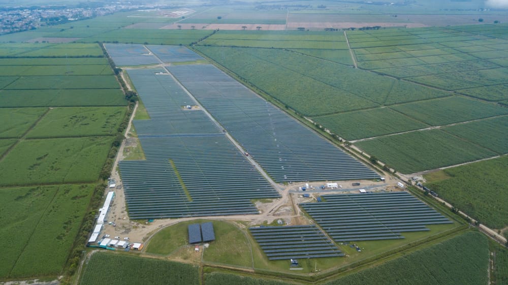 Entregada megagranja de energía solar para proveer zona industrial imagen de la publicación