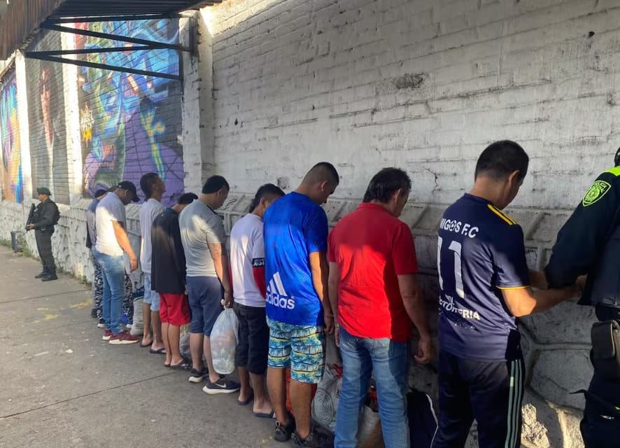 Continúan los traslados de detenidos a la Cárcel Modelo imagen de la publicación