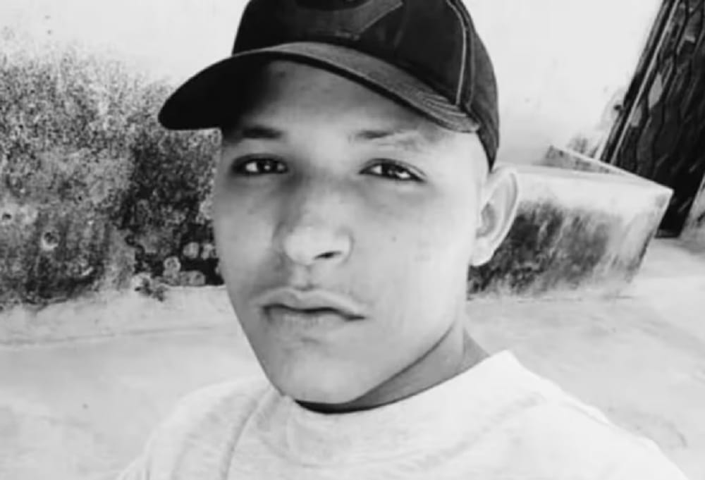 Se confundieron de gemelo y lo asesinaron delante de su padre imagen de la publicación