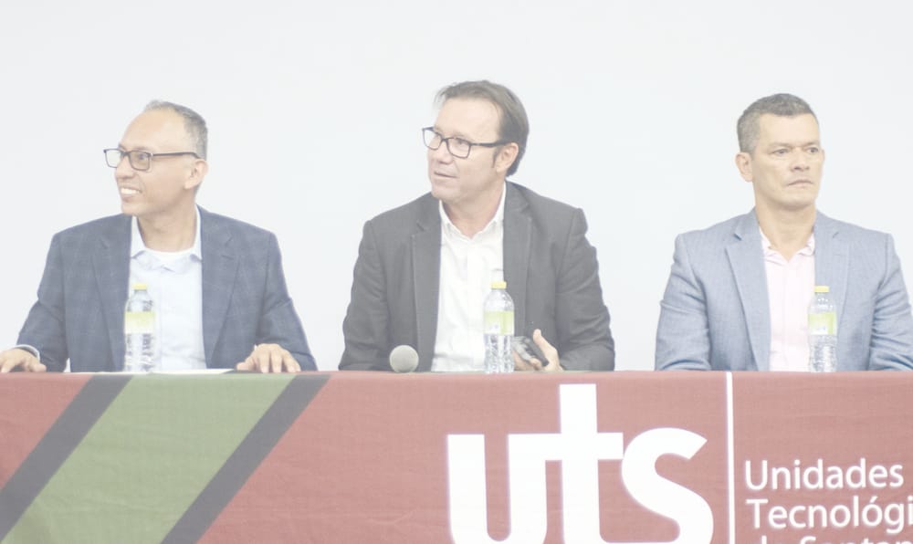 Unidades Tecnológicas de Santander crearon la Feria UTEISTA del Libro imagen de la publicación