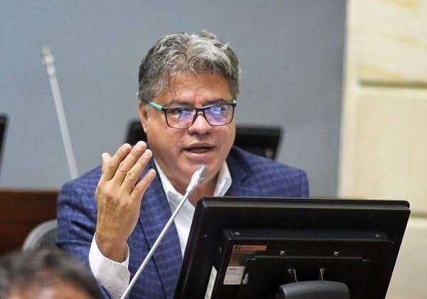 Wilson Arias critica a Miguel Uribe por su "romantización" de la precariedad laboral imagen de la publicación