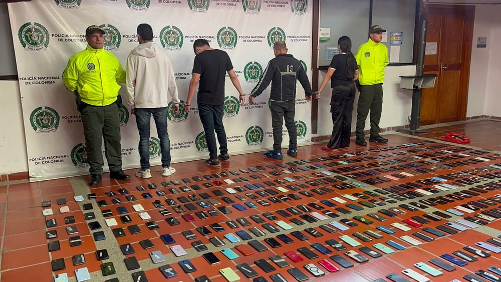 A la cárcel los 'Banda Libres' por robo de celulares en Bucaramanga imagen de la publicación