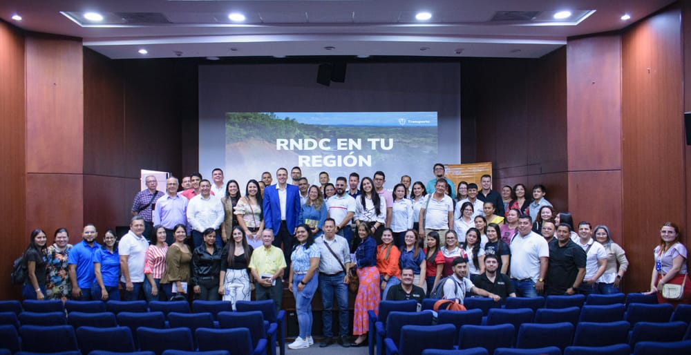 EXPERTOS del Ministerio del Transporte dictaron conferencia sobre vehículos de carga imagen de la publicación