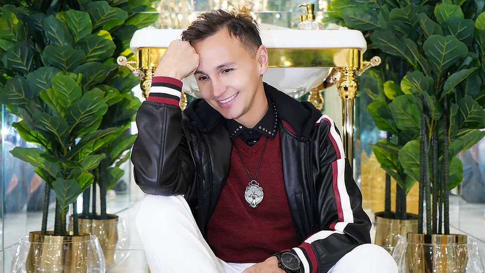 Excolaborador de Mauricio Leal asegura haber recibido revelaciones paranormales imagen de la publicación