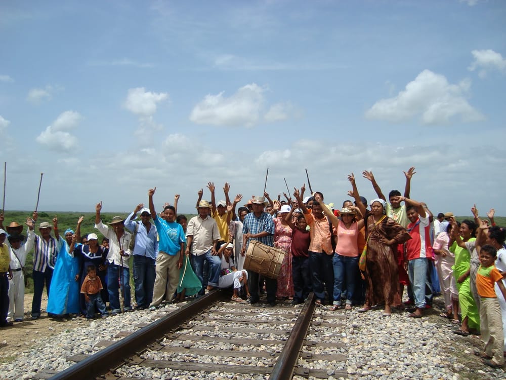 Bloqueo en el tren del Cerrejón por falta de energía en Cabo de la Vela imagen de la publicación