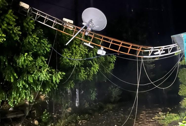 Fuerte vendaval provocó apagón y daños en Tibú imagen de la publicación