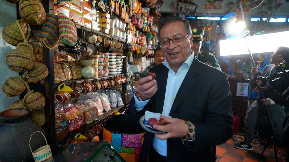 Petro pidió bajar tasas de interés tras registro CERO en la inflación imagen de la publicación
