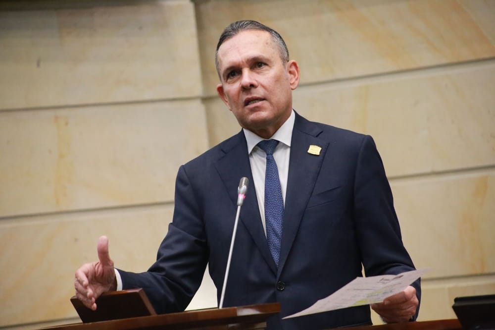 Dura réplica del presidente del Congreso a Petro: “concéntrese en gobernar” imagen de la publicación