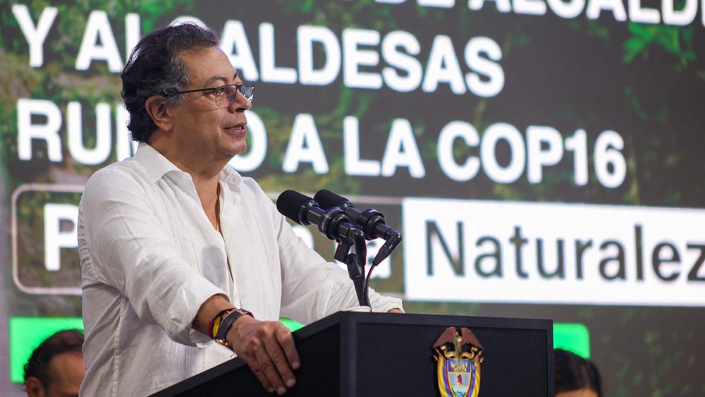 Nosotros no le ponemos IVA a la sopa’: Petro defiende su nueva reforma tributaria imagen de la publicación