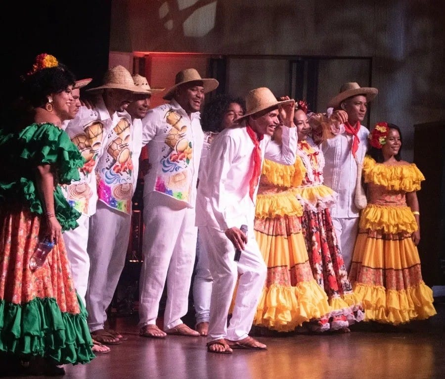 “Nuestra Raza Vive” en el Teatro Santander imagen de la publicación