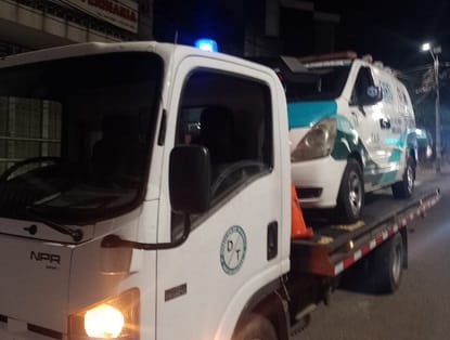 Pillan a conductor de ambulancia en Bucaramanga manejando a toda y bien borracho imagen de la publicación