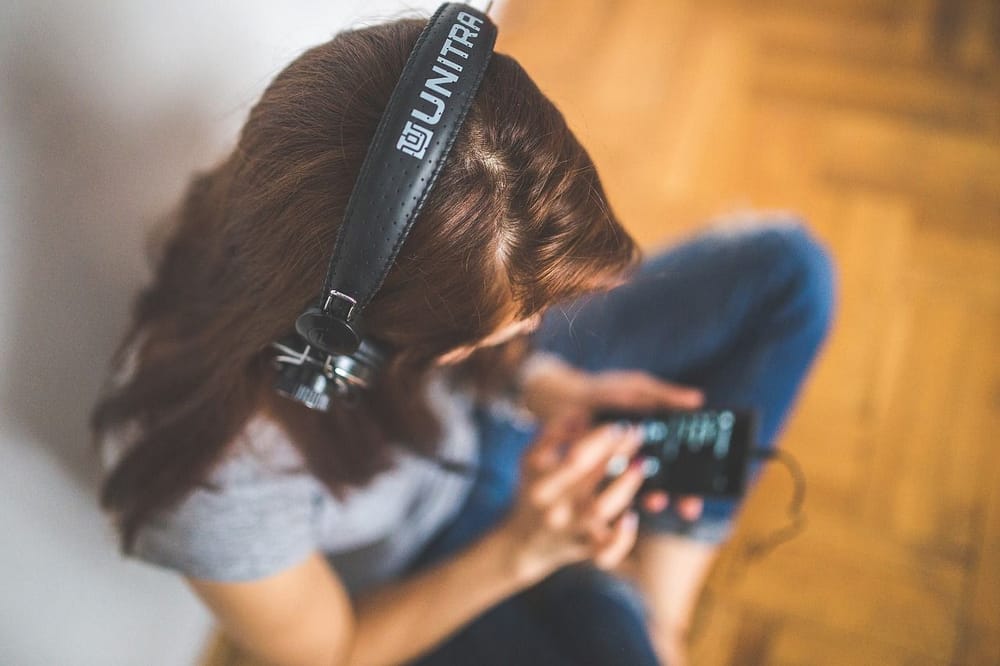 Aumentó riesgo auditivo para 1.100 millones de jóvenes. Le contamos por qué imagen de la publicación