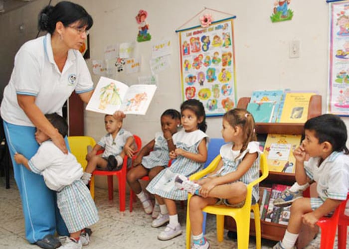 Madres comunitarias se capacitan en el campus Vélez de las UTS imagen de la publicación