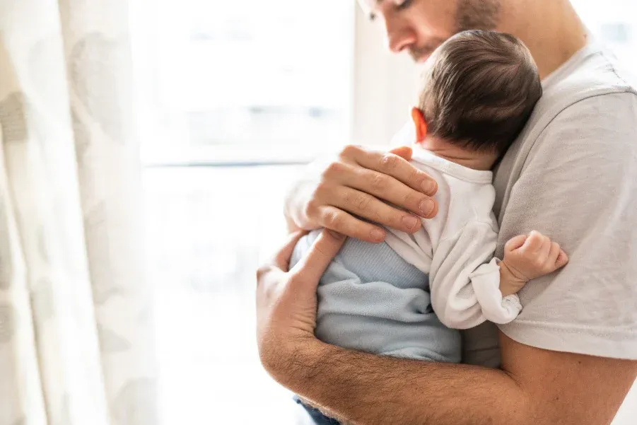 La Corte señaló que la licencia de paternidad es una protección contra la discriminación imagen de la publicación
