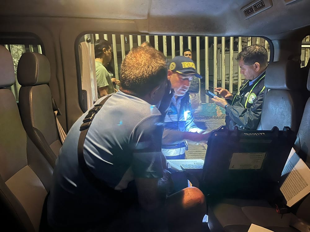 No de papaya a los del tránsito, en la noche de este viernes clavaron a 30 conductores borrachos e indocumentados imagen de la publicación