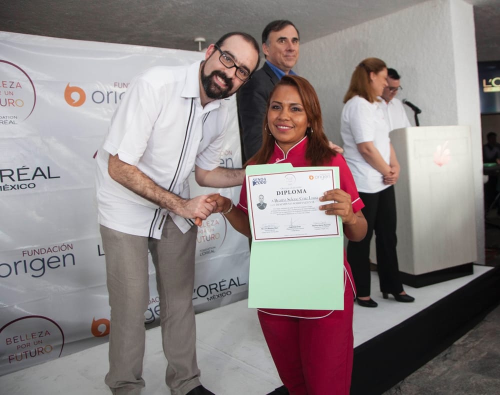 Bucaramanga celebra la primera graduación de Belleza por un Futuro con 96 nuevas vidas transformadas imagen de la publicación