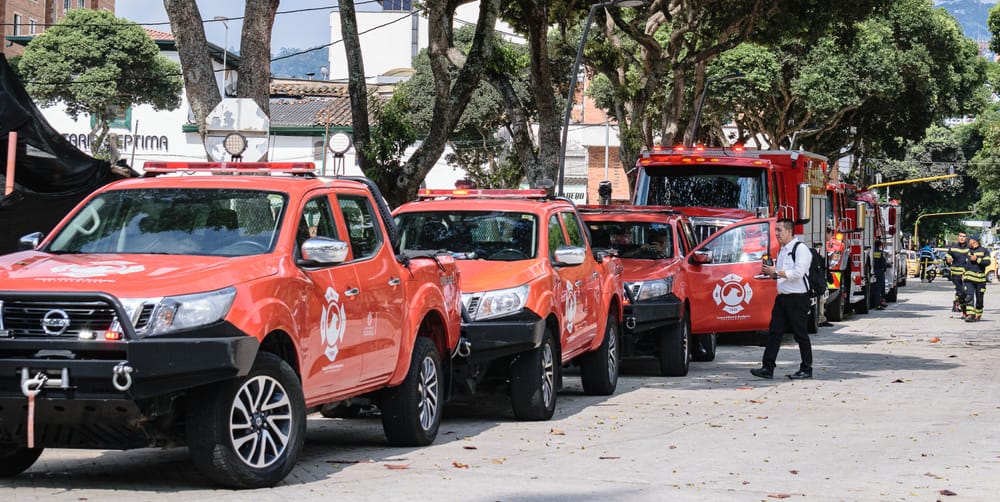 Alcalde entregó nueva flota automotriz a los Bomberos imagen de la publicación