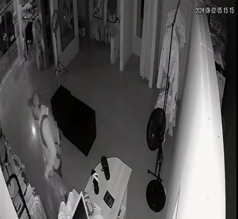 Criminal aprovechó la madrugada para robar local en Piedecuesta imagen de la publicación