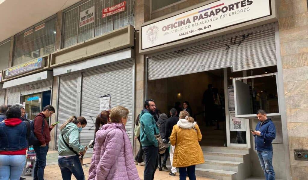 Gobierno colombiano reduce el precio del pasaporte imagen de la publicación