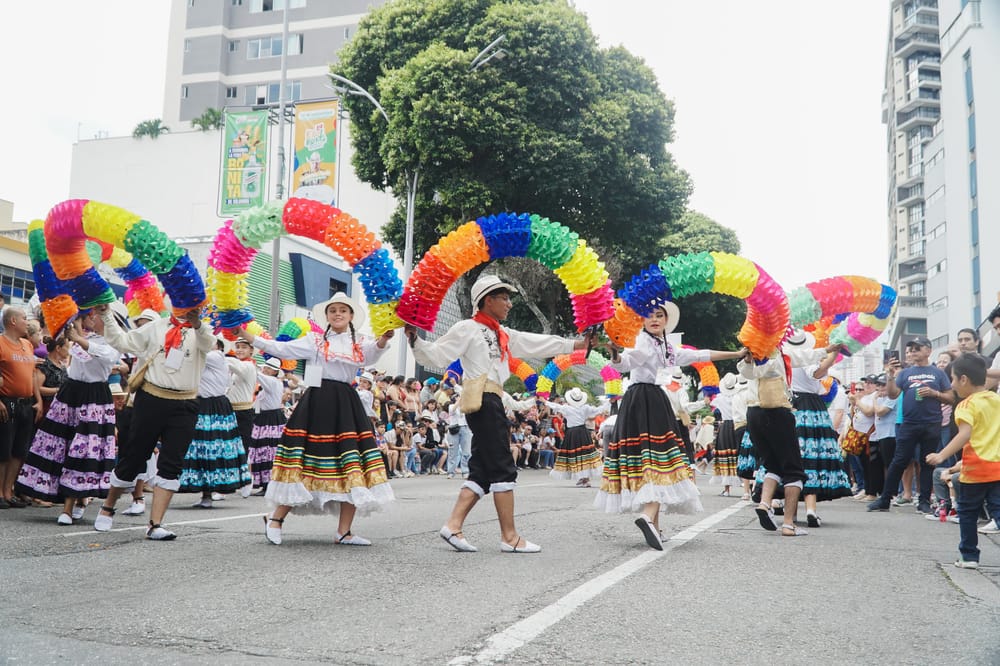 Éxito sin precedentes en el Desfile de los Picos de Oro por primera vez en Bucaramanga imagen de la publicación