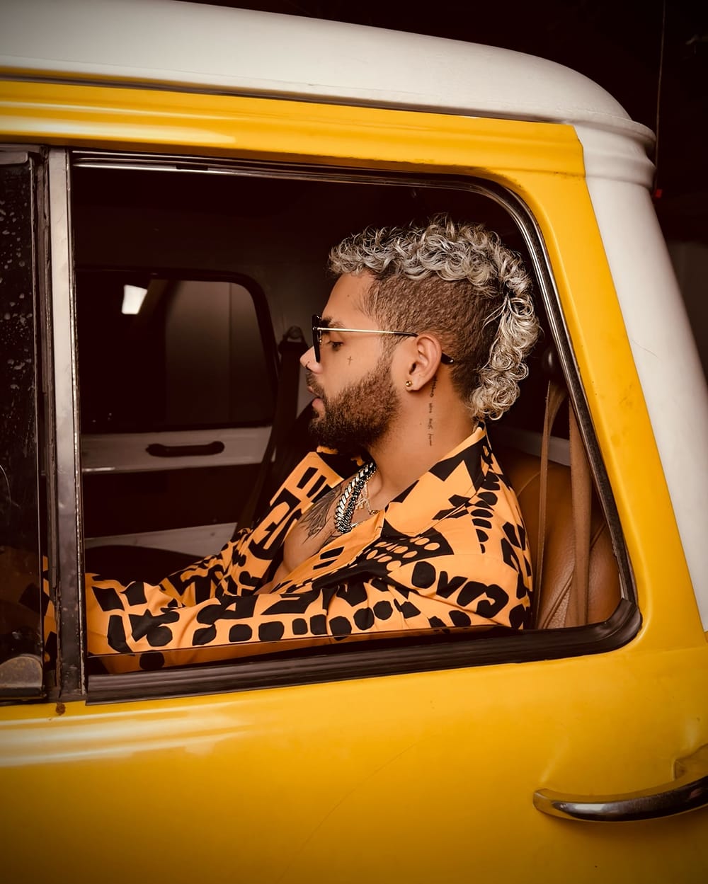 “Hello” Benú regresa con sonidos electrónicos imagen de la publicación