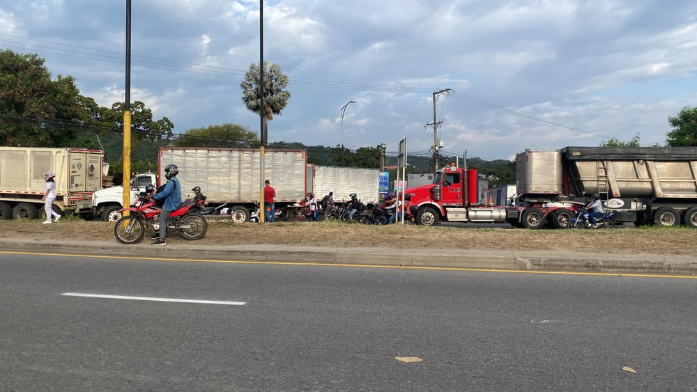 Girón suspende clases y actividades administrativas presenciales por bloqueos en las vías imagen de la publicación