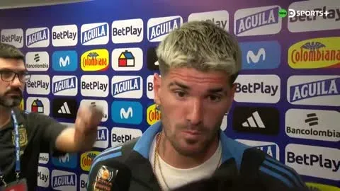 De Paul critica las condiciones de juego y la actitud de hinchas tras derrota ante Colombia imagen de la publicación