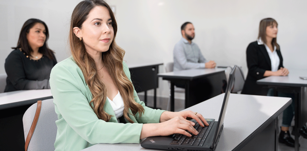 Estudie en España: Hay 50 becas de maestría disponibles con descuento del 40% imagen de la publicación