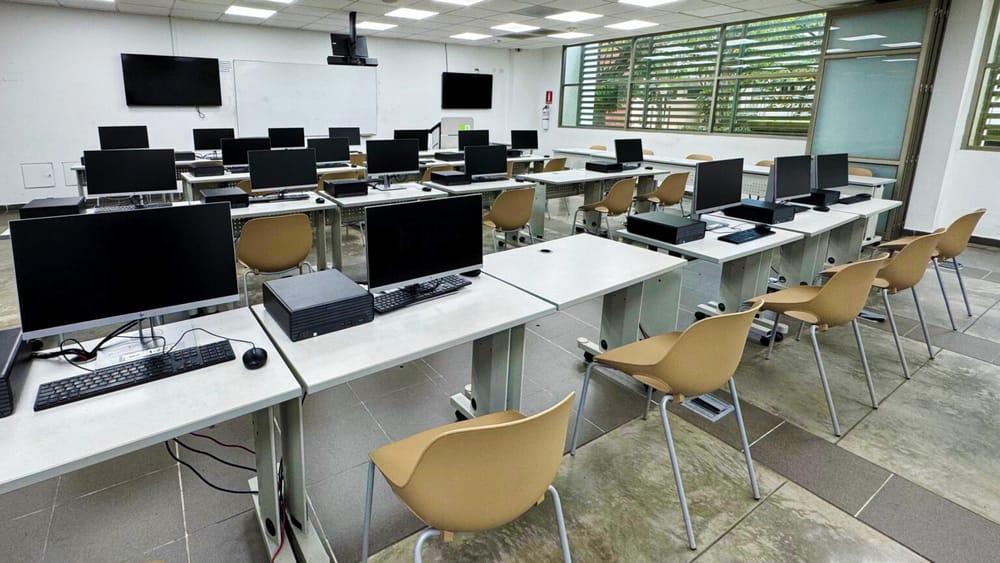 Centic UIS moderniza su mobiliario con 800 sillas ergonómicas imagen de la publicación