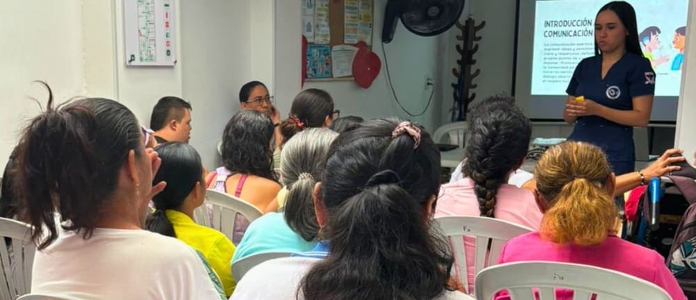 Capacitan a cuidadores de personas con discapacidad para promover su salud física y emocional imagen de la publicación