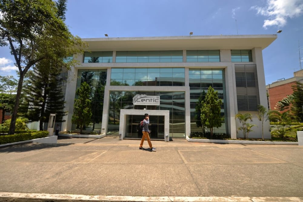 Subasta histórica en la UIS: Ahorro del 60% en equipos tecnológicos imagen de la publicación