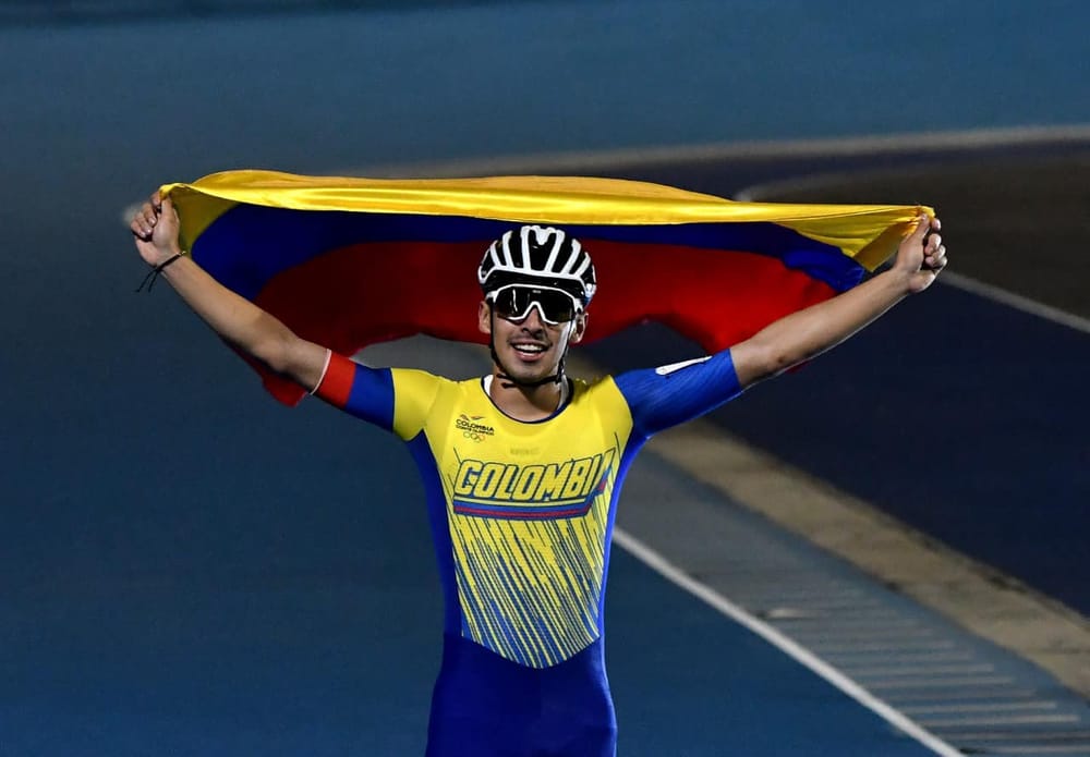 Juan Jacobo Mantilla presente en Bolivarianos del Bicentenario imagen de la publicación