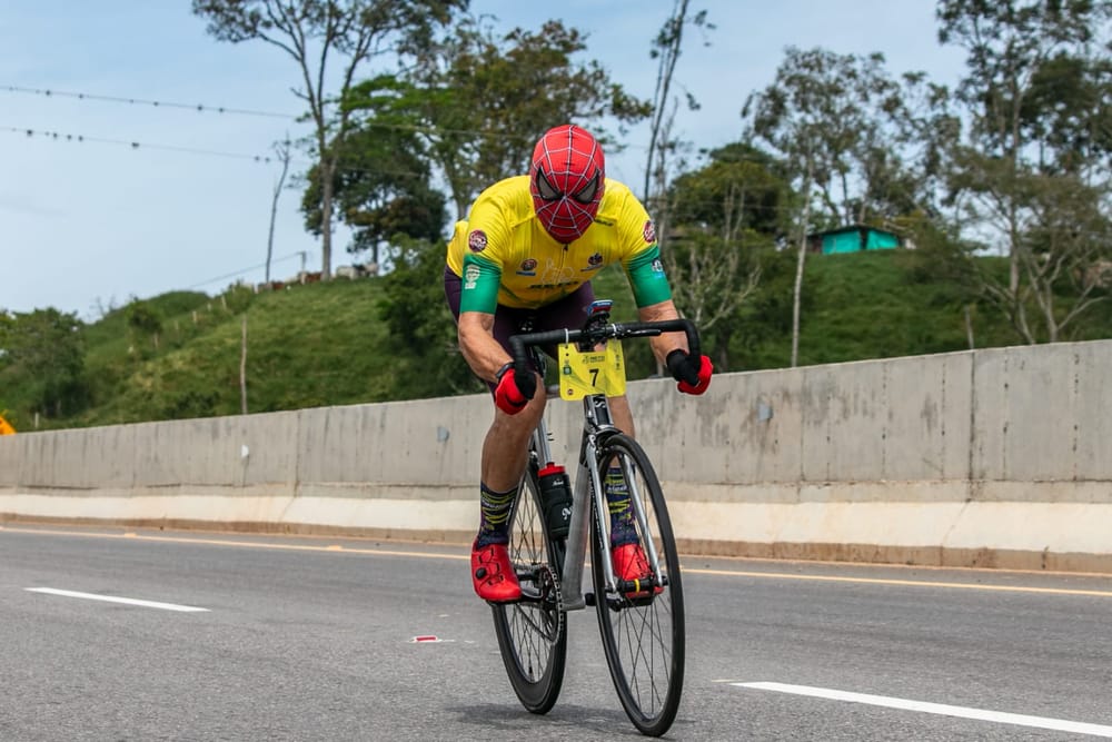Abnegada labor social y filantrópica del ‘Spiderman Colombiano’ imagen de la publicación