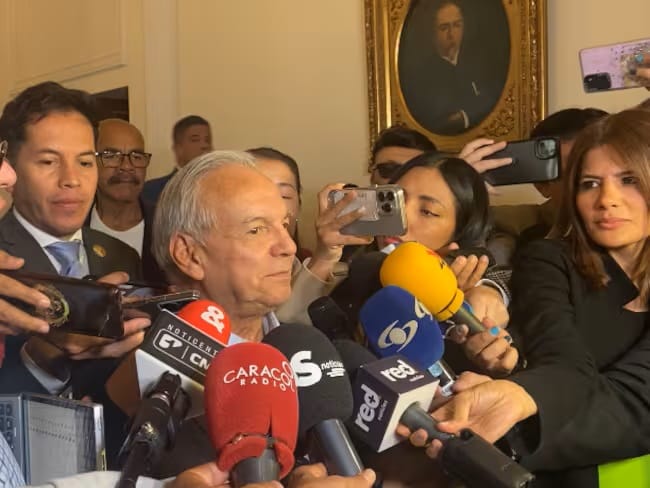 MinHacienda defendió ejecución del presupuesto nacional imagen de la publicación