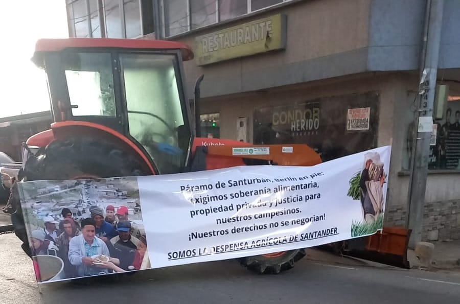 Con bloqueos campesinos de Santander protestan contra decreto que impone reserva forestal sobre sus tierras imagen de la publicación