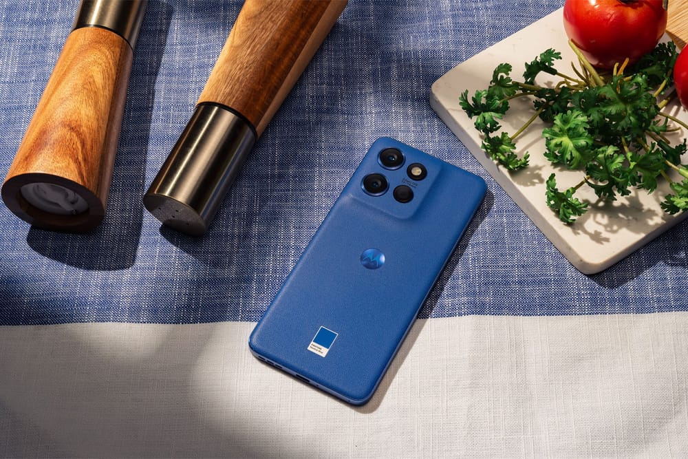 El smartphone como accesorio de moda: 1 de cada 3 bumangueses eligen los colores verde y azul para sus teléfonos imagen de la publicación