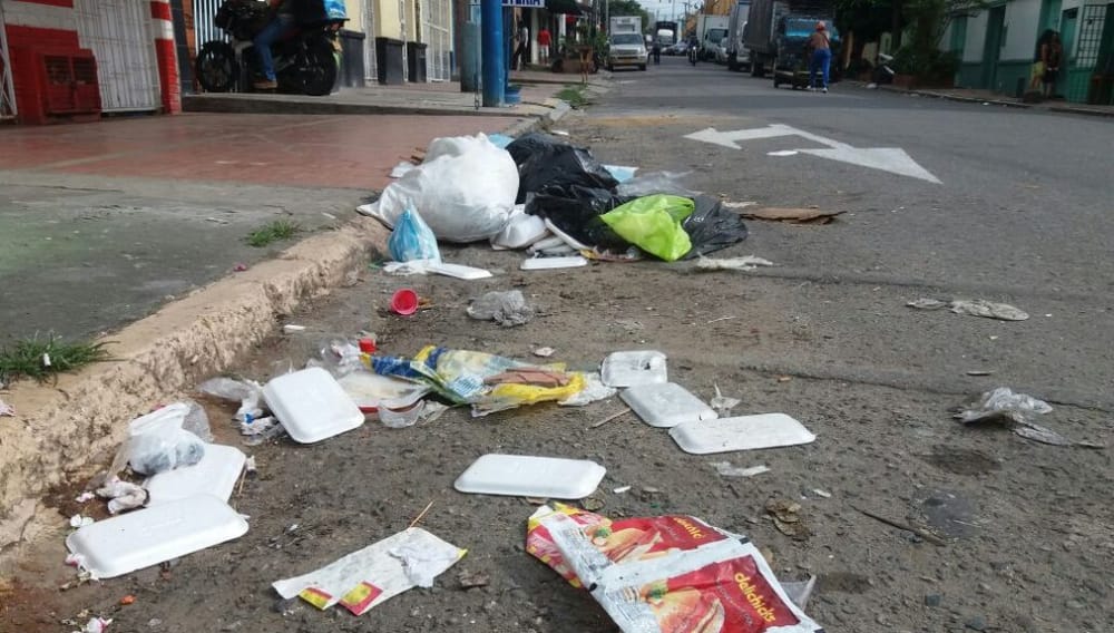 Basuras invaden las calles céntricas de Bucaramanga imagen de la publicación