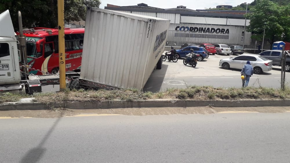 Anillo Vial de Bucaramanga convertido en ruta de muerte imagen de la publicación