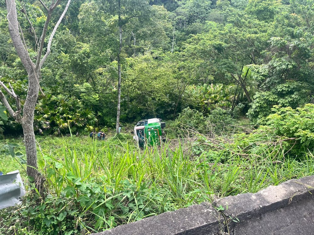 Accidente en la vía Bucaramanga-San Alberto dejó par de heridos imagen de la publicación